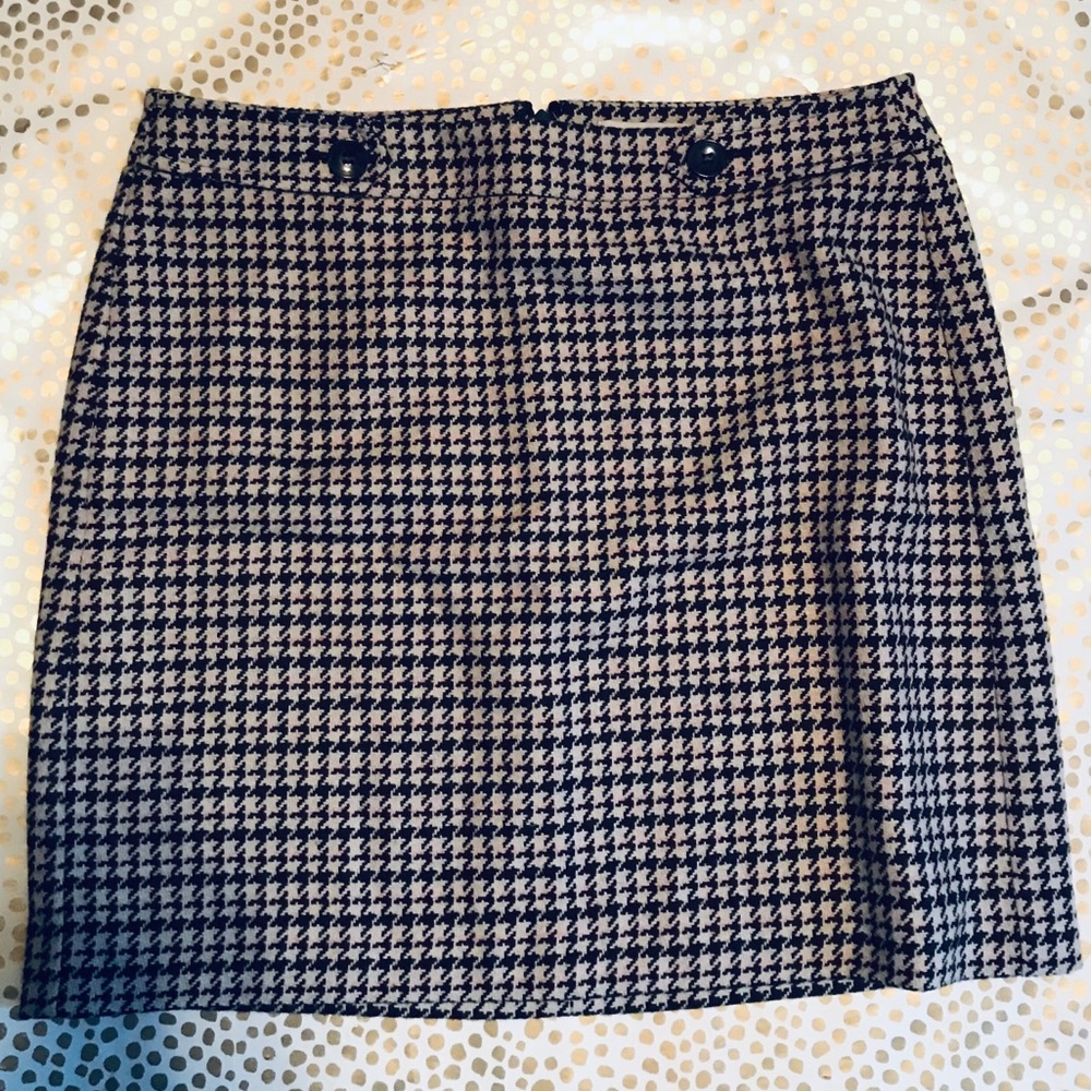 • LOFT gingham skirt •